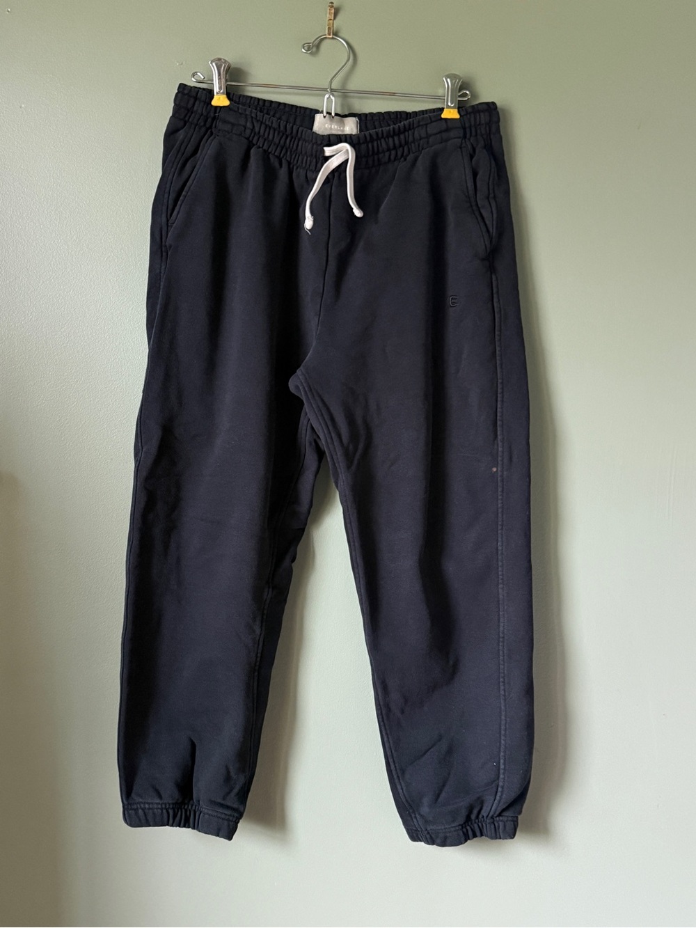 Everlane - Women’s Black Sweatpants - Size M (small bleach stain- see pics)